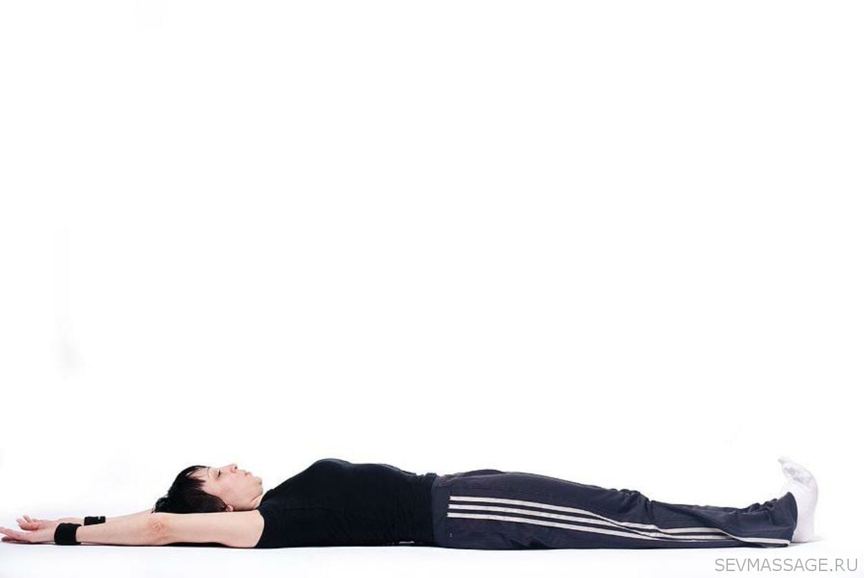Упражнения на руки лежа на спине. Лежа. Вытяжение позвоночника лежа на спине. Упражнения лежа на спине. Упражнение вытяжение позвоночника лежа на спине.